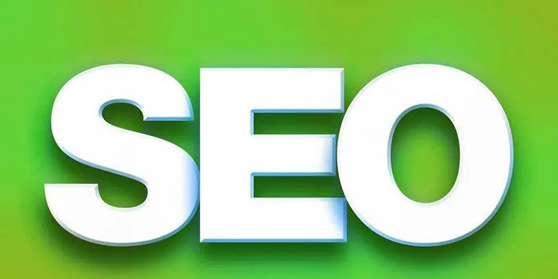 SEO是指搜索引擎优化，通过对网站内部和外部因素进行优化，提高网站在搜索引擎结果页上的排名。